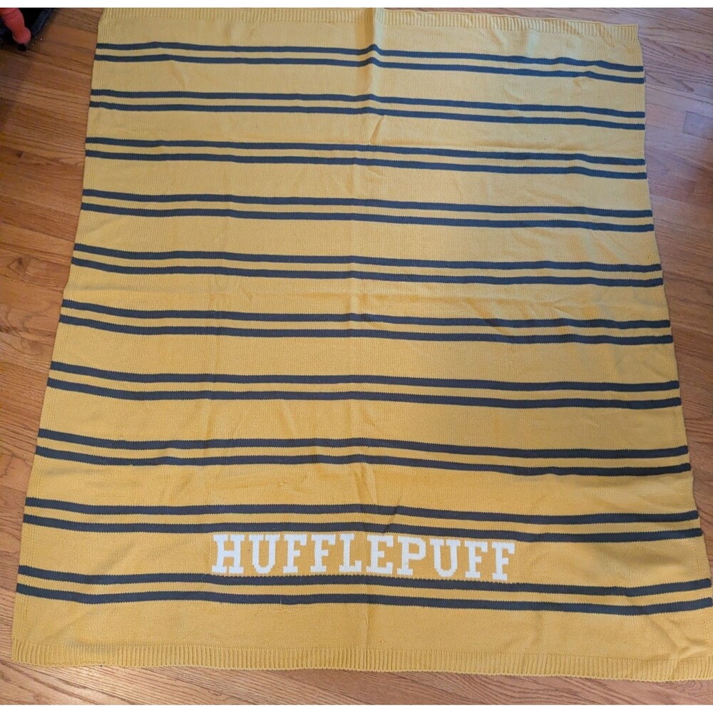 Pottery Barn Teen Hufflepuff Harry Potter Knit Throw Blanket